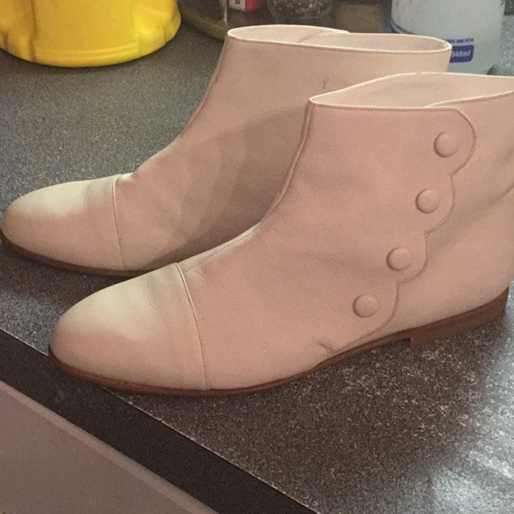 Girl’s Italian leather booties by shoe be doo